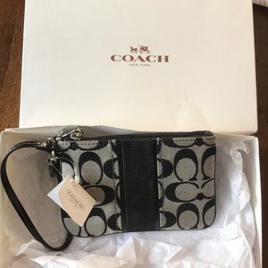 NWT  Coach wristlet